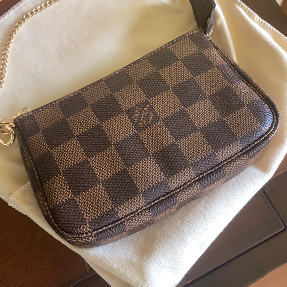 NWT LOUIS VUITTON Mini pochette accesoires